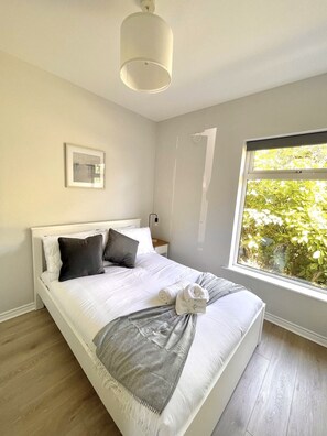 2 bedrooms, iron/ironing board, travel cot, free WiFi