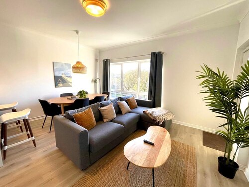 Stylish City Retreat - sleeps 6