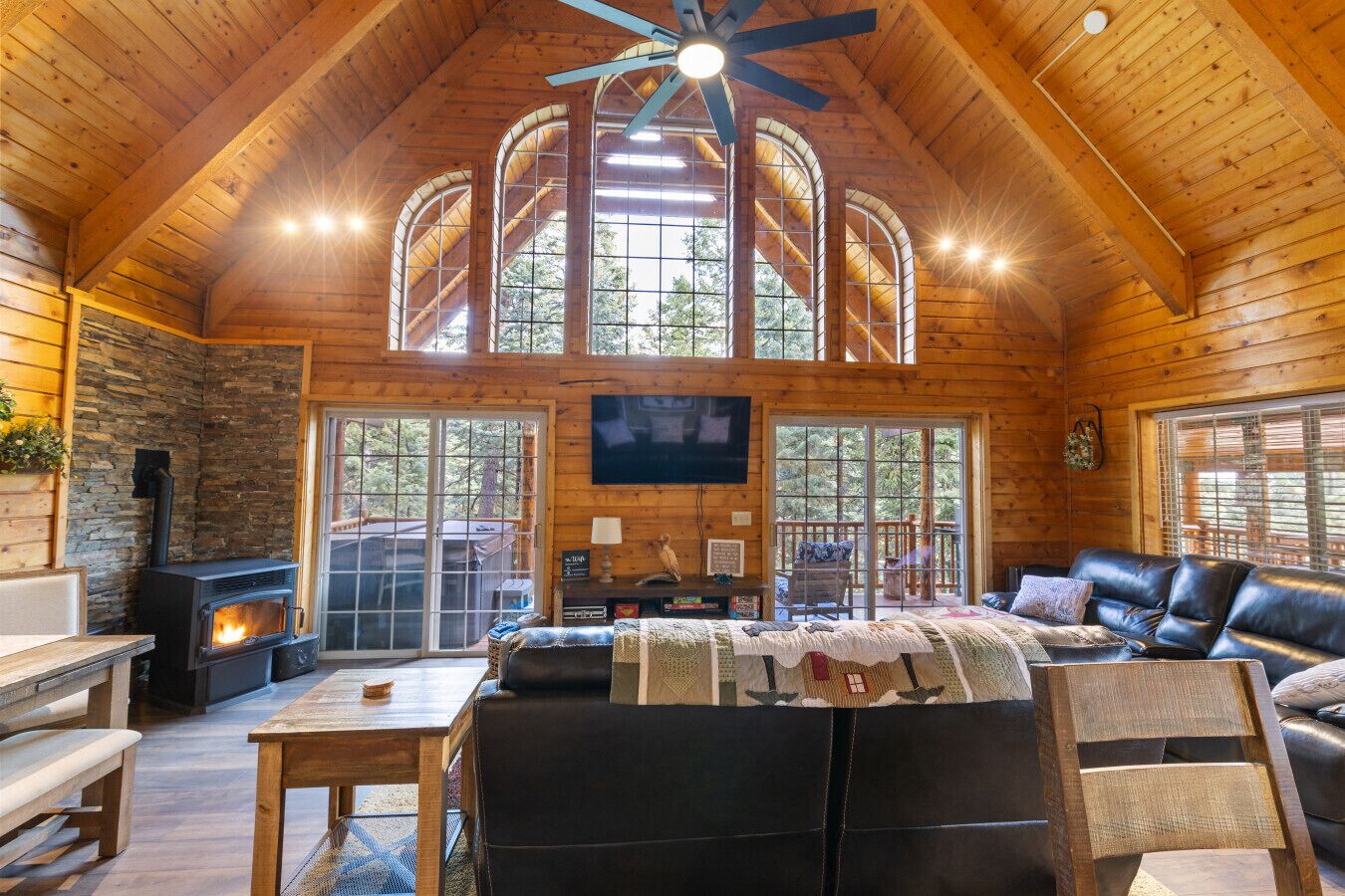 Télévision, cheminée