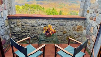 Individuell dekoriert, individuell eingerichtet, Schreibtisch