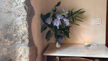 Classic-Doppelzimmer, eigenes Bad | Individuell dekoriert, individuell eingerichtet, Schreibtisch