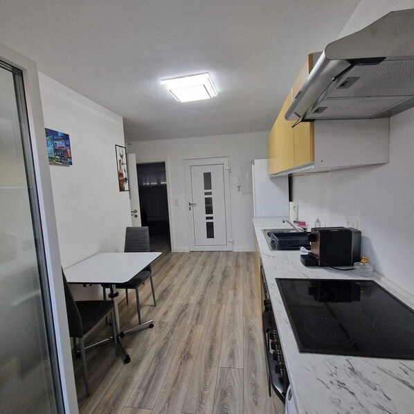 Private kitchen - Vacation apartment/ fitter room (Dillingen/Saar)