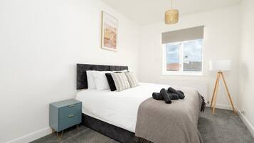 2 soverom, strykejern/-brett, internettilgang og sengetøy