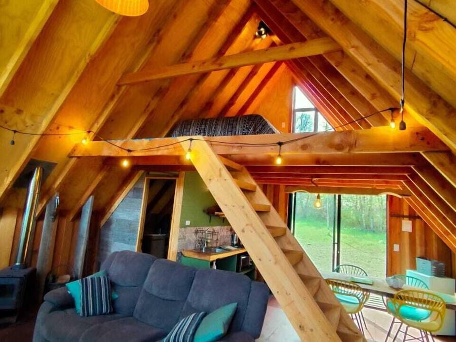 Panoramic Bungalow, Mountain View | Living area