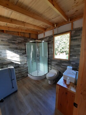 Bungalow de diseñador, vista a la montaña | Baño