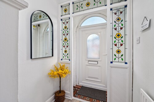 Stunning Modern Home 4 mins from Racecourse