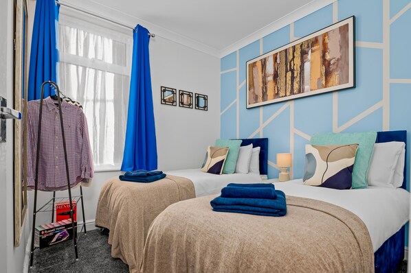 1 bedroom, iron/ironing board, Internet, bed sheets - Charming Apartment by the Sea (North East Lincolnshire)