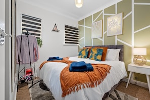 1 bedroom, iron/ironing board, internet, bed sheets