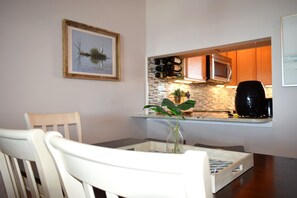 Dining - Beautiful Oceanfront Caswell Beach Condo! (Caswell Beach)