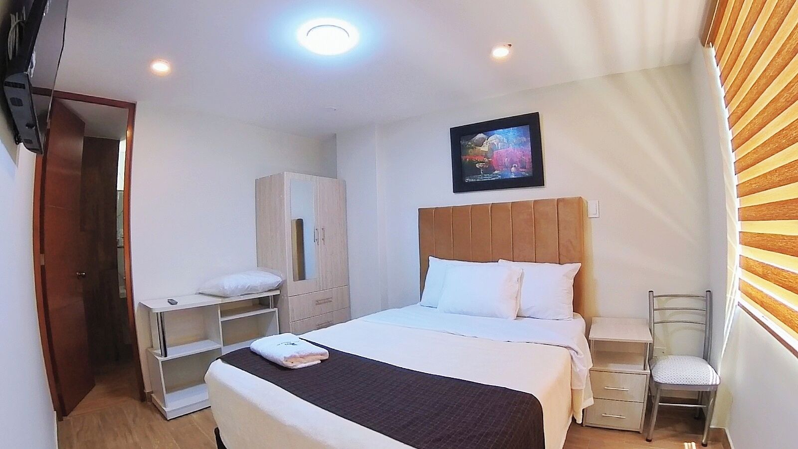 Caja fuerte, wifi gratis, ropa de cama