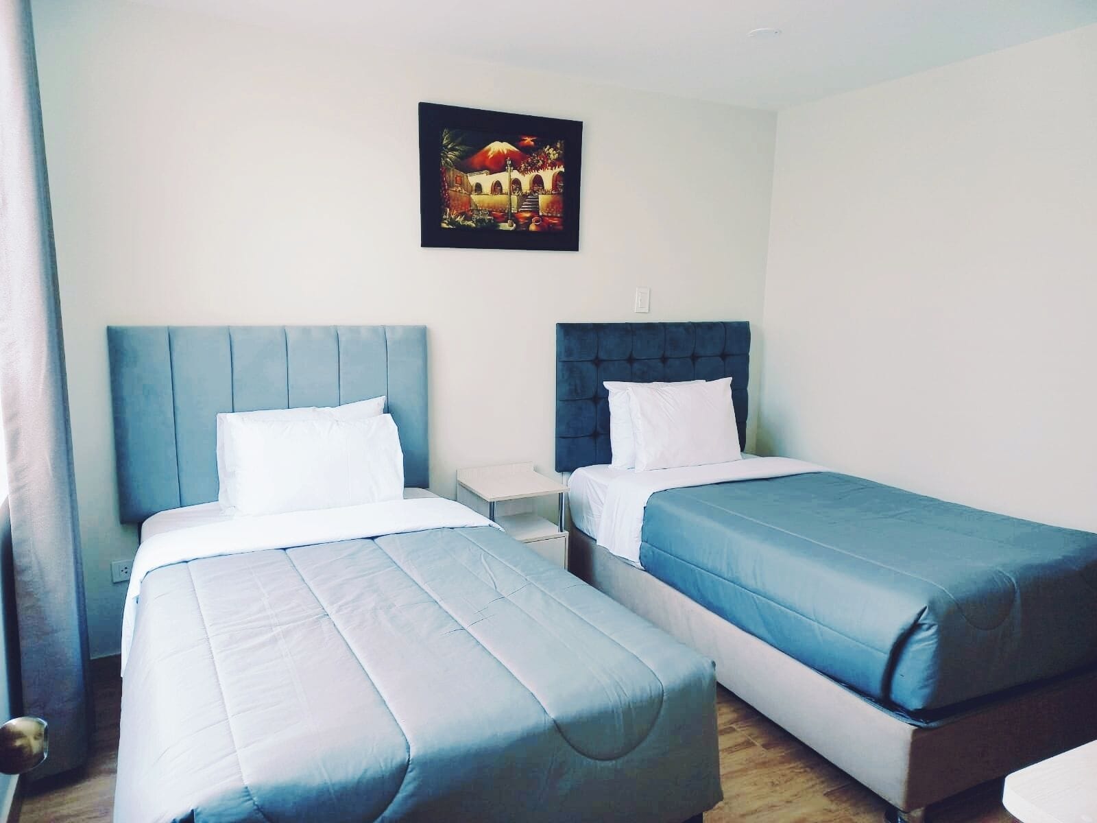 Caja fuerte, wifi gratis, ropa de cama