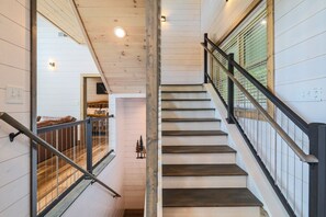 Interior - Enchanted Bear Lodge (Sevierville)