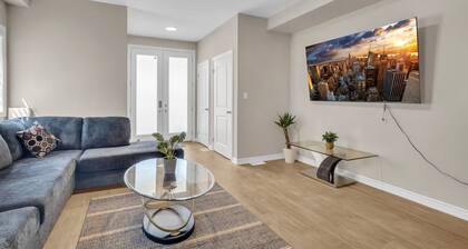 The Welland Retreat w/scenic vineyards and wineries 15 min from Niagara Falls!