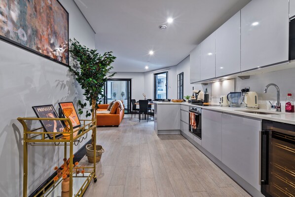 Fridge, microwave, oven, stovetop