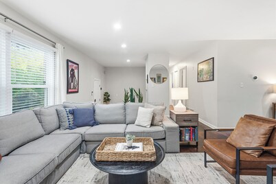 Brand new modern Bungalow in Historic Atlanta