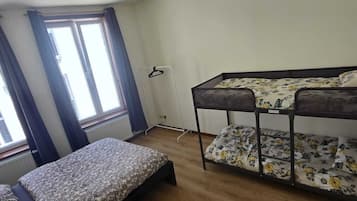 1 bedroom, iron/ironing board, internet, bed sheets