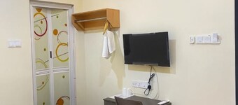 Sunshine Hotel