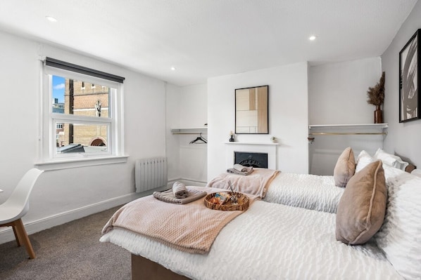 3 bedrooms, iron/ironing board, free WiFi, bed sheets