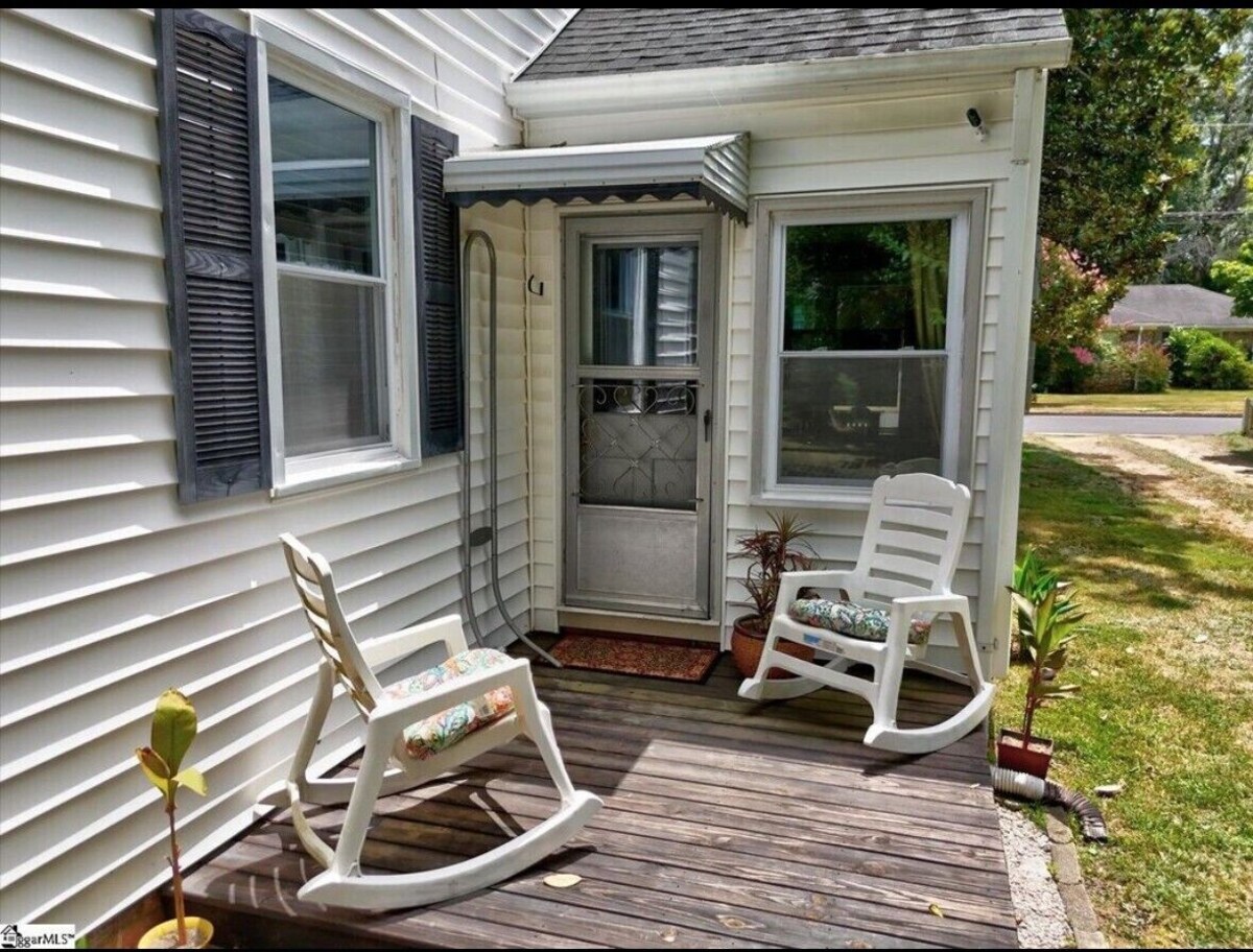 Photo 23 of Just updated! Downtown Greer house. Walk to downtown shops. Fenced in backyard