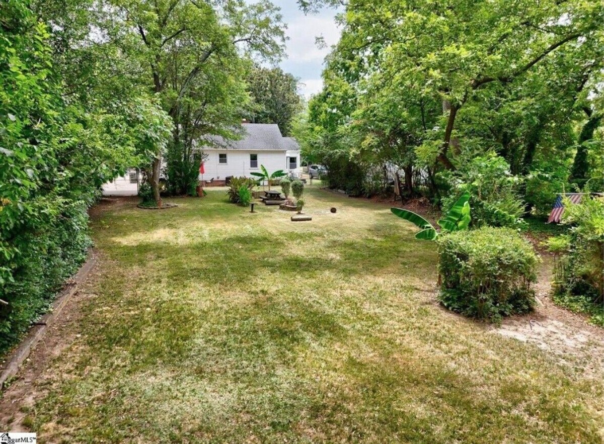 Photo 22 of Just updated! Downtown Greer house. Walk to downtown shops. Fenced in backyard