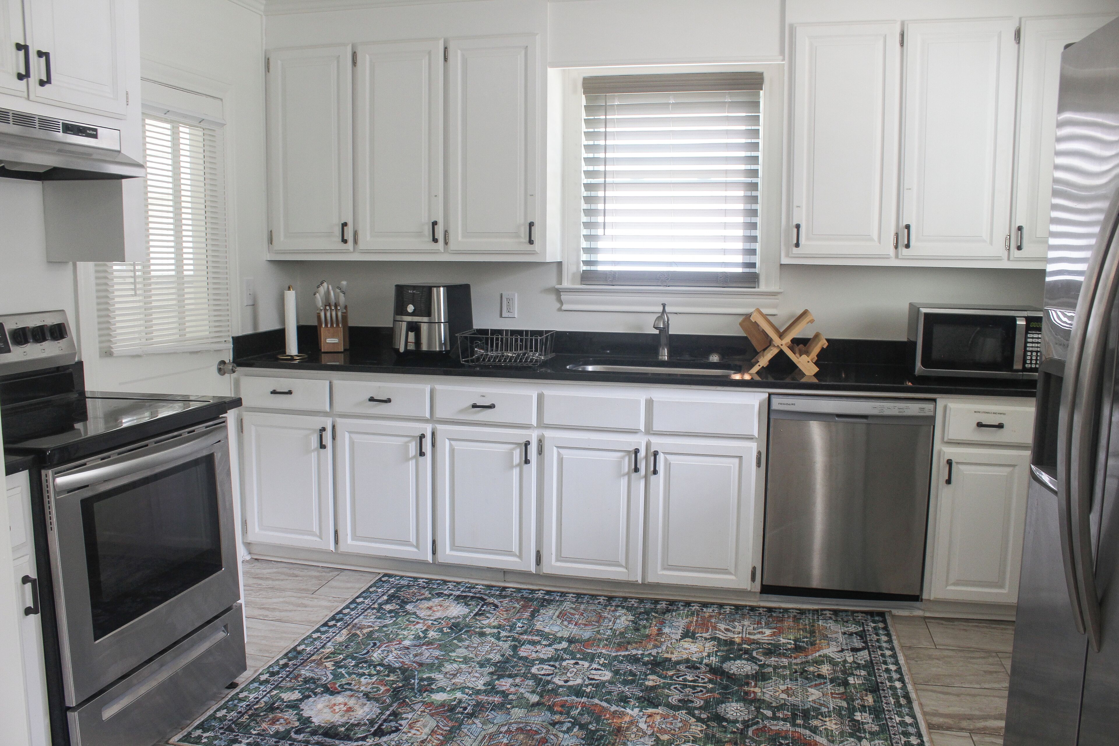 Microondas, horno, parrilla de estufa y lavavajillas 