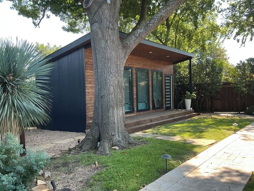Charming 1-bedroom cabin in adorable Dallas - Preston Hollow-with AC