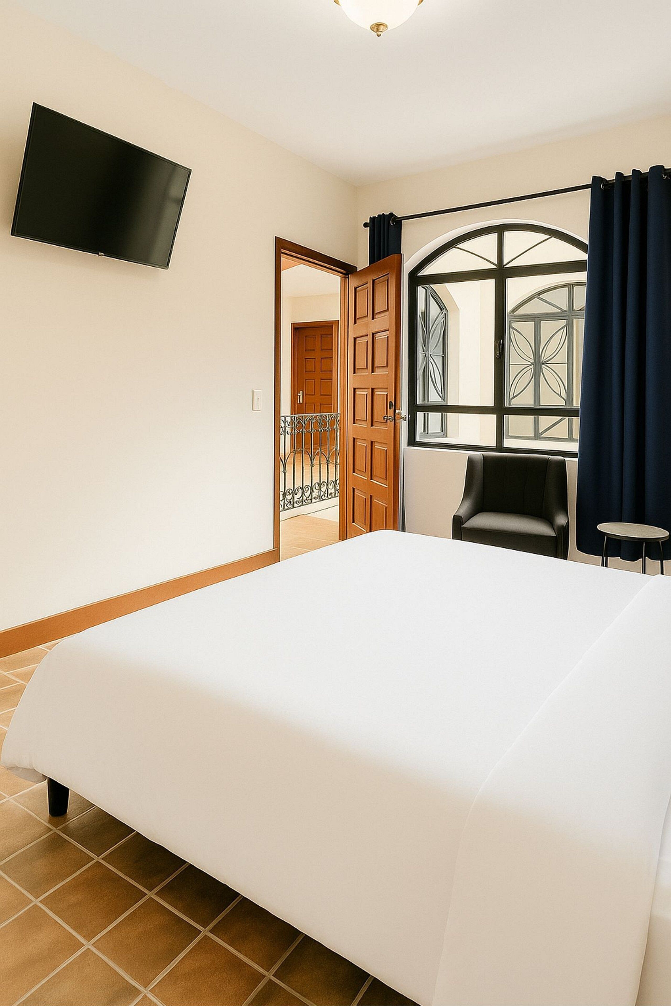 Desk, free WiFi, bed sheets