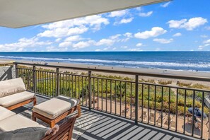 Property grounds - Bluewater Resort 406 (Myrtle Beach)