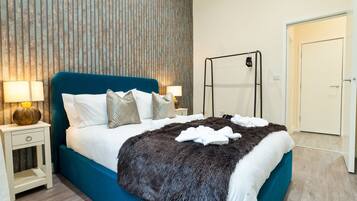 2 bedrooms, iron/ironing board, free WiFi, bed sheets