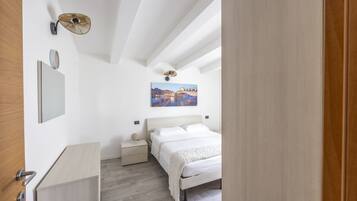 Bügeleisen/Bügelbrett, kostenloses WLAN, Bettwäsche