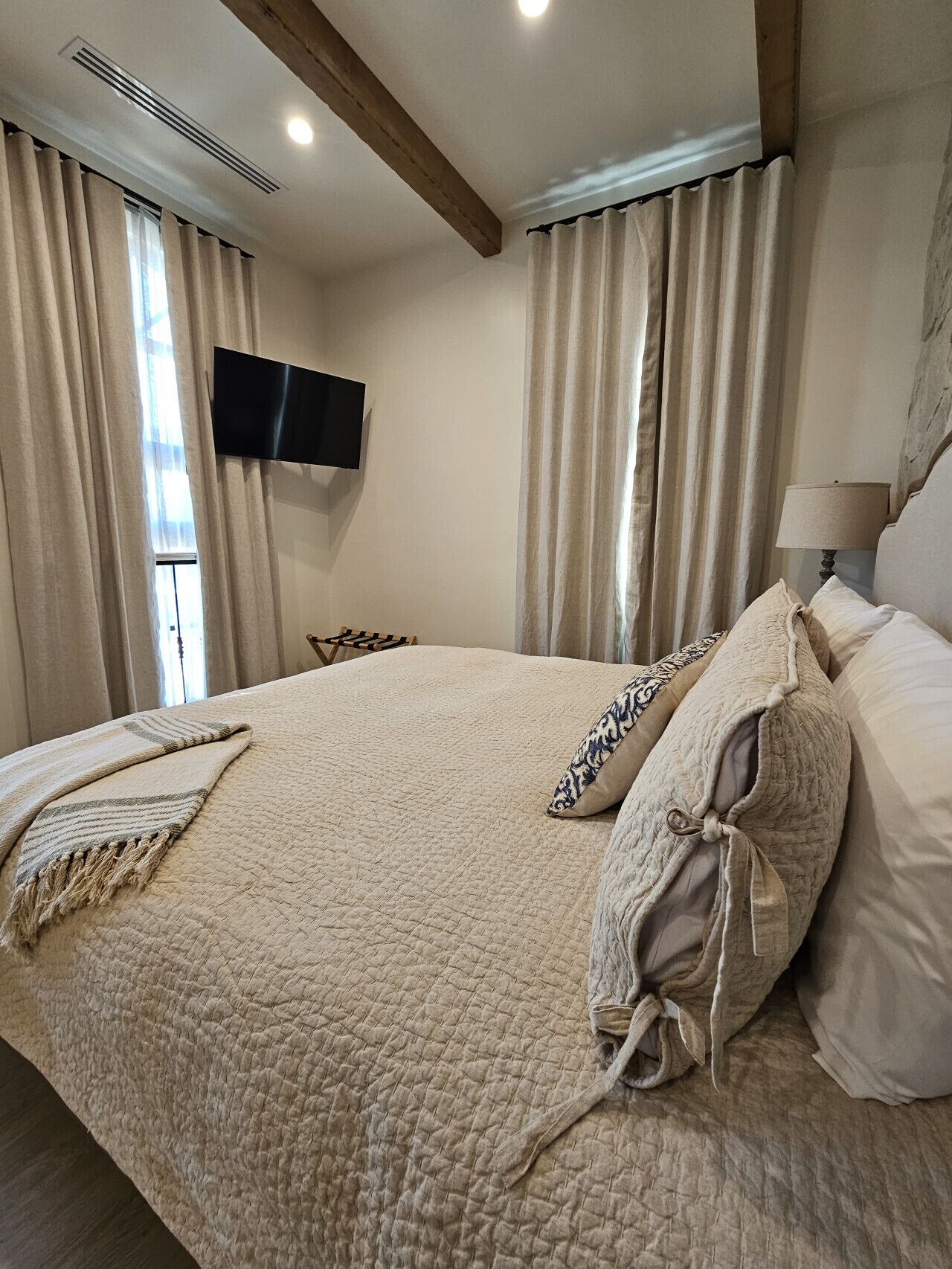 1 多间卧室、熨斗/熨衣板、WiFi