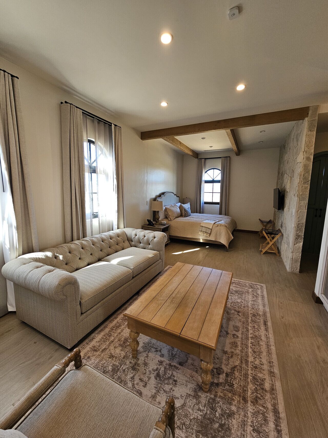 1 slaapkamer, een strijkplank/strijkijzer, wifi