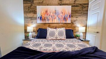 2 bedrooms, iron/ironing board, free WiFi, bed sheets