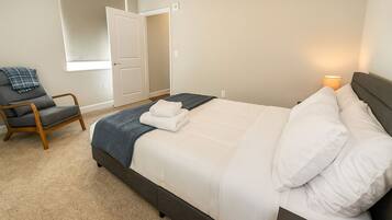 2 bedrooms, iron/ironing board, WiFi, bed sheets