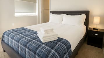 2 bedrooms, iron/ironing board, WiFi, bed sheets