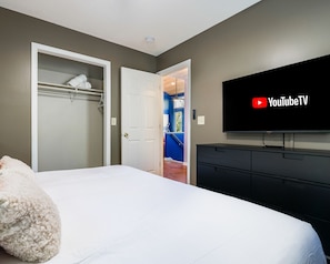 7 bedrooms, iron/ironing board, WiFi, bed sheets