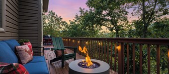 Mountainside Estate- 2 Min to Slopes-Family Fun!