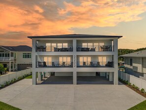 House, 1 King Bed with Sofa bed (Flip Flop North Studio) | Exterior