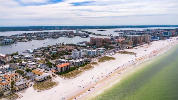 Beach nearby - Group Retreat Paradise | Stylish 8BR Beach Oasis (Clearwater)