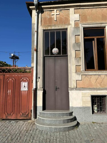 Charming 3-bedroom house in brilliant Kutaisi with AC