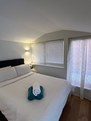 1 habitación, tabla de planchar con plancha, wifi y ropa de cama