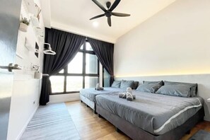 Room - Paradigm Residences 1 BR, above Paradigm Mall ,up to 5 Person (Johor Bahru)