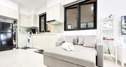 Paradigm Residences 1 BR, above Paradigm Mall ,up to 5 Person