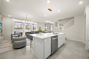 Interior - 5 BD/ 4.5 BA/ Windsor Cay (16192 PF) (Clermont)