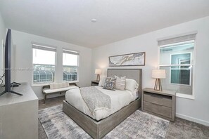 6 bedrooms, iron/ironing board, WiFi, bed sheets