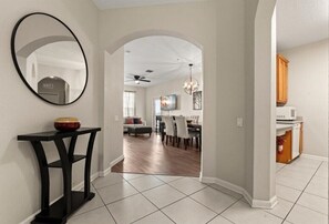 TV - 3 Bedrooms / 2 Bathrooms / Vista Cay (4814-405 CA) (Orlando)