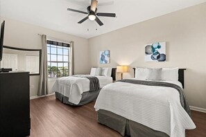 3 عدّة غرف نوم ومكواة/لوح كي و�واي فاي وملاءات أسرّة