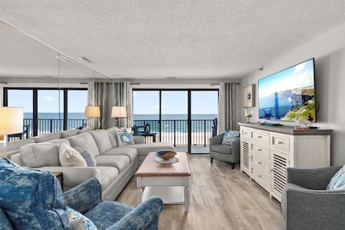 Sandy Square – Direct Oceanfront Condo  3BR • 2BA • Sleeps 11