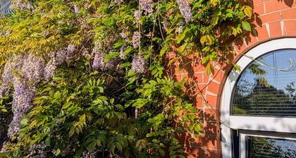 Aberfall | Luxury Retreat. Indoor Heated Pool Hot Tub Saunas Gym Cinema Grounds