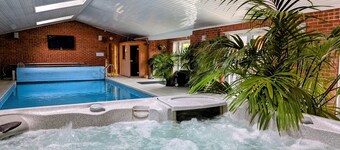Aberfall Villa Pool Hot Tub Saunas Gym Cinema Gdns